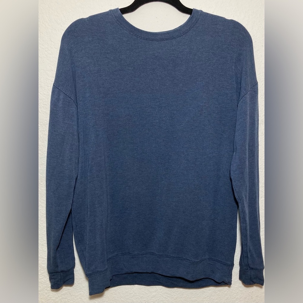Athleta Women’s Sweatshirt Small Blue Crewneck